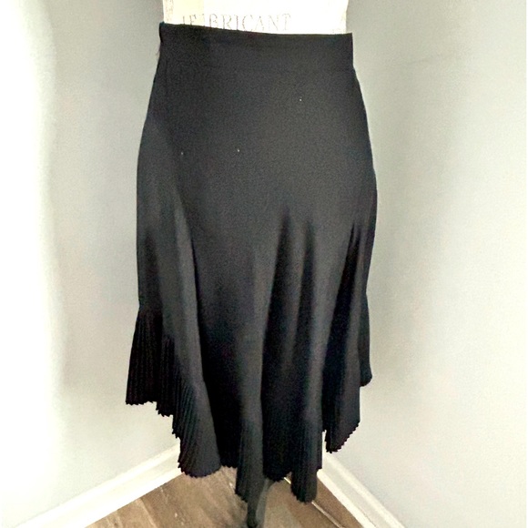 Givenchy skirt - Picture 1 of 3